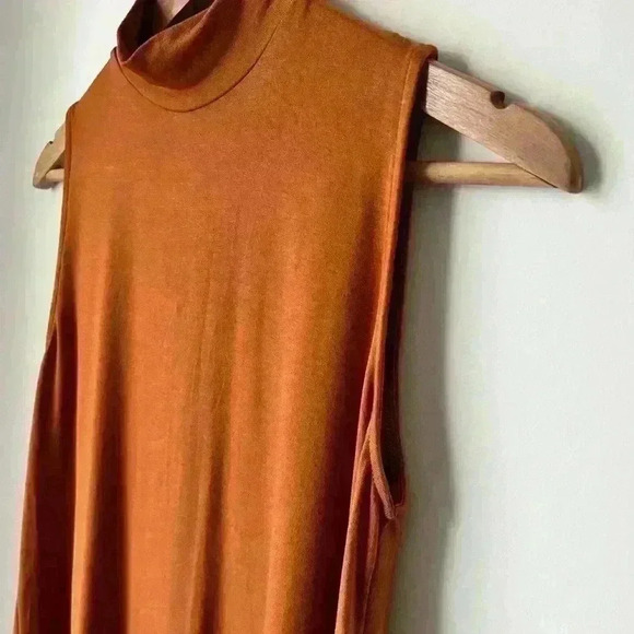 Retroluxe Women’s Sleeveless Rustic Orange Mock Neck Casual Summer Shirt Small - Picture 2 of 7